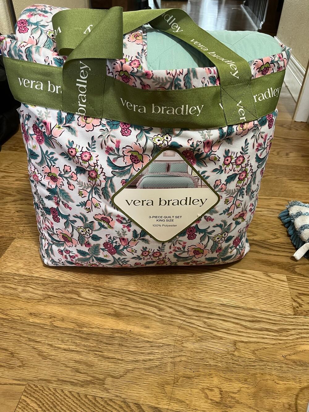 Vera Bradley King Size Quilt Set 3 Piece Bedding Set w/ Shams Polyester Floral